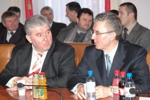 Fraţii Micula au blocat conturile ROMATSA. 28.000 de curse ar putea fi anulate dacă statul nu scoate 400 milioane de euro!