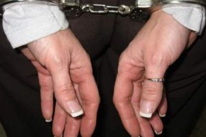 Femeie din Alba Iulia, reţinută de poliţişti pentru înşelăciune: Tun de peste 30.000 lei dat unei case de ajutor reciproc prin adeverinţe false