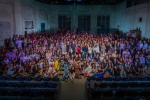 Se caută voluntari pentru FITS – Înscrierile se fac până în 1 decembrie