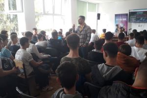 FOTO Campania intitulată ,,Alcoolul nu te face mare’’ a ajuns la Braşov