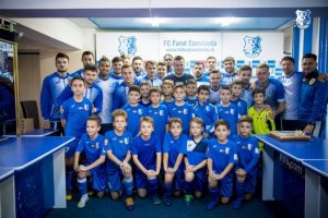 Micii fotbalisti de la FC Farul, castigatori ai fazei judetene a Memorialului Gheorghe Ola, premiati cu o surpriza dulce