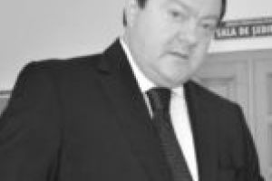 „Mulţi dintre cei care au fost la înmormântarea lui Frunzăverde au contribuit la durerea lui! A fost retras mişeleşte din lumea politică!”