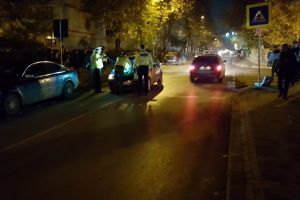 FOTO Accident pe o stradă din Botoşani. Un copil a fost lovit de maşină