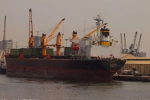 Primul grup de navigatori, printre care si romani, repatriati dupa ce navele Ptolemeos si Arybbas au fost declarate abandonate