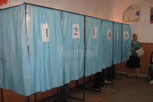 Secţiile de votare din judeţ au fost deschise fără a fi înregistrate probleme