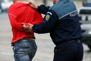 Piteştean arestat, obliga o minoră la prostituţie