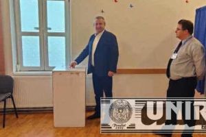 VIDEO ALEGERI PREZIDENȚIALE 2019: Ioan Dîrzu a votat la la secţia amenajată în incinta Centrului de zi pentru persoane vârstnice din Alba Iulia.