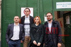 FOTO&VIDEO. Liderii USR Sau Mare, la vot: Sperăm să avem schimbarea pe care ne-am dorit-o de atâta timp