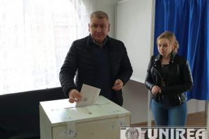 VIDEO| ALEGERI PREZIDENȚIALE 2019. Deputatul Florin Roman a votat „pentru o Românie normală, în care violatorii şi criminalii trebuie să fie în închisori, nu pe străzi”