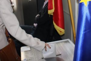 Info legislativ: Cum poate fi prelungit votul după ora 21.00
