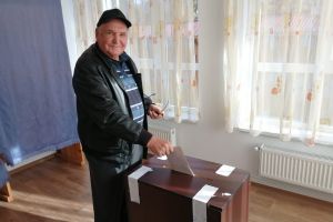 Hodăcenii la vot, cu speranţă în vremuri mai bune