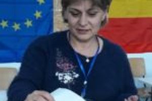 USR Moldova Nouă votează pentru un preşedinte fără legături cu vechea clasă politică