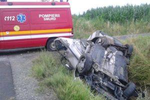 Accident cu cinci victime între Vurpăr şi Rosia – O maşină s-a răsturnat în şanţ