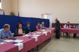 Jurnal de front, de pe câmpurile alegerilor (I)