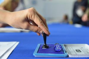 Prezenţa la vot în primul tur al alegerilor prezidenţiale: În Bihor, şi-au exprimat opţiunea 48,40% dintre electori