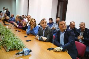 Aplauze la PSD la afişarea rezultatelor exit poll. Dobra: Trebuie să ne mobilizăm mai mult