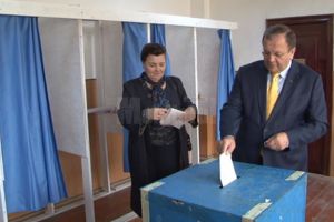 Gheorghe Flutur a votat împreună cu soţia sa pentru o Românie normală şi sănătoasă