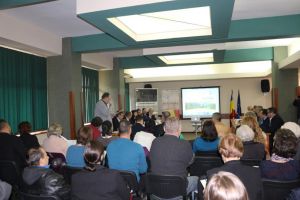 Participare masivă şi invitaţi pe sprânceană la simpozionul „Bucovina - tradiţie şi ...