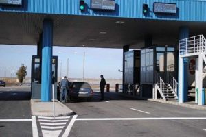 Bărbat prins la volan cu permis fals, în Vama Cenad