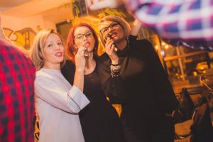 VIDEO FOTO Vineri va fi din nou mega petrecere la Helloo Coffee Lounge. Rezervă-ţi un loc din timp