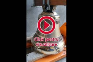 Cele trei clopote care vor fi montate în curând în Turnul Unirii au fost sfinţite marţi