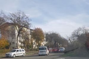 FOTO. Accident în municipiul Satu Mare. Impact între două autoturisme