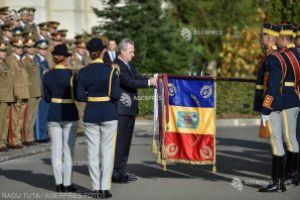 Drapelul Statului Major al Apărării, decorat la 160 de ani de la înfiinţarea acestei instituţii