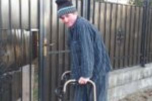 VIDEO. Traume pe viaţă după o internare de un an la spitalul din Caransebeş! Un pacient din Oţelu Roşu dă vina pe medic