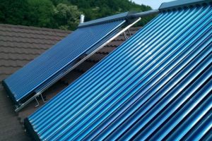 Primăria Braşov vrea să producă agent termic cu panouri solare în Astra