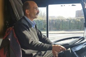 „Angajatul lunii” la RATBV: a returnat peste 4.000 de euro uitaţi în troleibuz