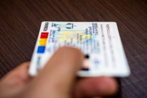Zeci de cărţi de identitate provizorii, emise în weekend-ul alegerilor prezidenţiale