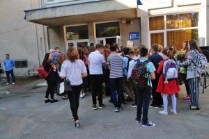 Ministrul Educaţiei ia primele măsuri: reducerea numărului de ore pentru elevi