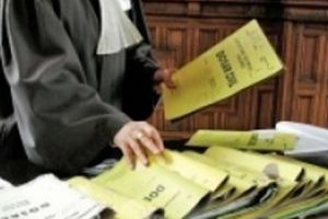 Candidatu Viorica, acuzată de violarea secretului corespondenţei