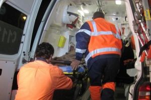 Caz tragicomic! Botoşănean căzut de la etaj. A confundat uşa de la intrare cu geamul de la baie