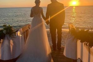 Bomba zilei în showbiz-ul românesc! Fosta prezentatoare TV s-a căsătorit pe plajă, în urmă cu puţin timp!