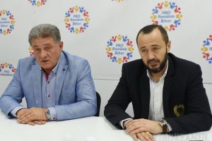 Pro România îşi îndeamnă alegătorii din Bihor să voteze şi în turul doi, chiar dacă au rămas un preşedinte absent şi „una care cântă şi varsă lacrimi”