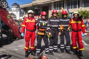 300 de locuri disponibile la Școala de Pompieri