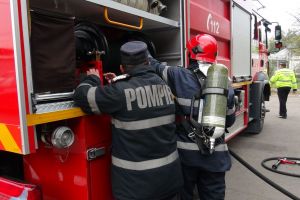 Incendiu pe strada Mircea Malaeru / O braileanca a ars de vie iar un batran de 75 de ani s-a intoxicat cu fum