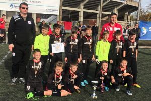 Tinerii fotbalişti de la Viitorul Oradea au câştigat faza judeţeană a competiţiei dotate cu Trofeul „Gheorghe Ola”