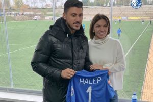 Tricou personalizat pentru campioana: Simona Halep, prezenta la meciul Metaloglobus - FC Farul