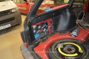 Transport ilegal de tigari oprit de politisti pe DJ 186, la Salistea