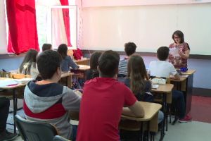 Profesorii declară veniturile obţinute din meditaţii