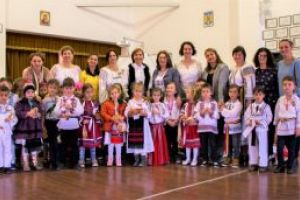 Micii meşteri populari, în acţiune, în judeţul Covasna  „Tradiţiile româneşti constituie una dintre valorile inegalabile şi incontestabile ale poporului nostru”