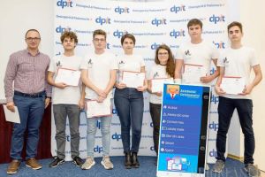 Asistentul orădenilor: Şase liceeni vor să-i scutească, printr-o aplicaţie, pe cetăţeni de drumuri la Primărie (FOTO)