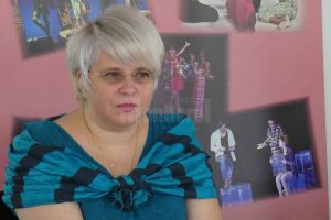 Poeţii Carmen Veronica Steiciuc şi Luca Ştefan Ouatu, la ”Seara de Poezie” de vineri