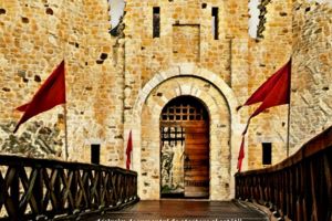 Unde fugim de-acasă...