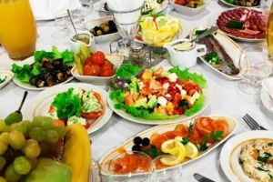 Astăzi, de ziua Sf. Apostol Filip, este Lăsatul secului pentru Postul Naşterii Domnului