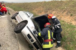 Maşină răsturnată pe DN1