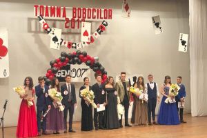 FOTO! Balul bobocilor la Liceul de Artă Botoşani. Cine au fost aleşi Miss şi Mister!