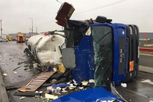 Accident in  Parcul Industrial Ploiesti. Un TIR s-a rasturnat